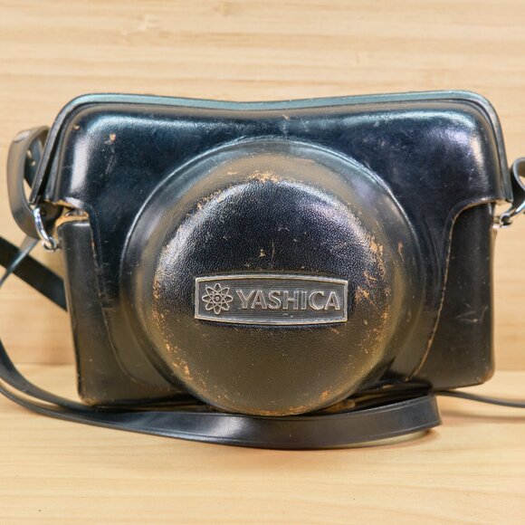 Yashica Electro 35 Vintage Rangefinder 35 mm Film Camera, Made in Japan - Picture 2 of 12